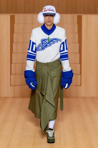 Look 16
